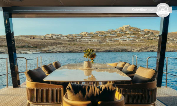 14-dages sejltur med besætning i Den Saroniske Bugt fra Lavrion – Moon Yacht 65