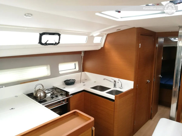 Jeanneau Sun Odyssey 440 (2020) – 13m sejlbåd med 4 kahytter til salg i Italien