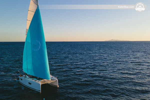 7-dages Bareboat Charter fra Athen til Milos, Kimolos, Sifnos, Serifos, Kythnos og Kea