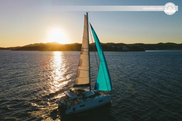 14-dages bareboat-charter til de Saroniske Øer – Athen retur