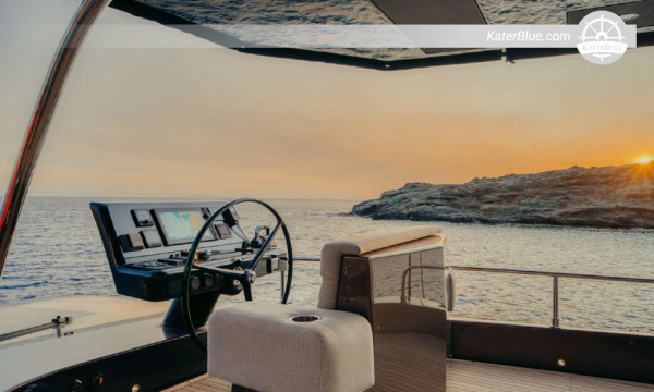 14-dages sejltur med besætning i Den Saroniske Bugt fra Lavrion – Moon Yacht 65