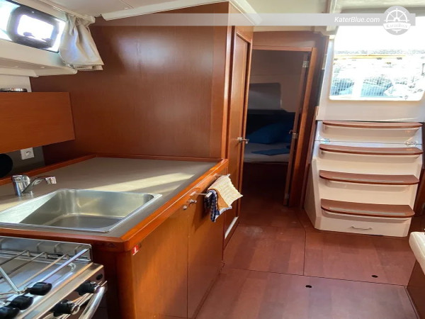 Beneteau Oceanis 38.1, 2017 til salg – 11,50m sejlbåd, 3 kahytter, Italien