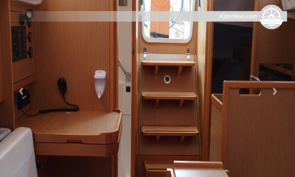 Jeanneau Sun Odyssey 319 (2019) – 9,80m sejlbåd med 2 kahytter til salg i Italien