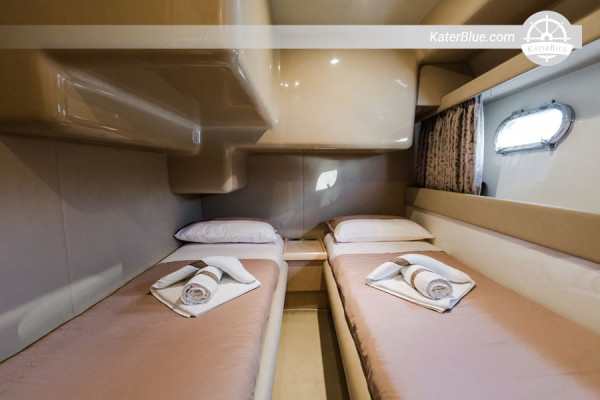 Privé Blue Lagoon, Šibenik en Skradin-dagcharter vanuit Split – Ferretti 460 motorjacht