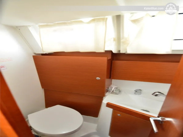 Beneteau Oceanis 38.1, 2017 til salg – 11,50m sejlbåd, 3 kahytter, Italien