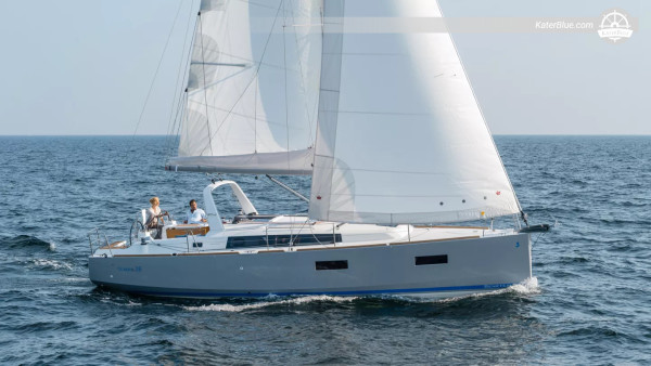 Beneteau Oceanis 38 (2016) – 11,5m sejlbåd med 3 kahytter til salg i Italien