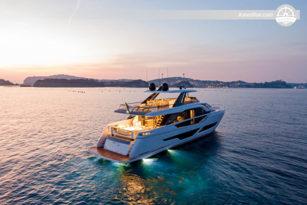 Tour gastronomico in yacht lungo la Costiera Amalfitana - 7 notti da Napoli a bordo del Ferretti 860