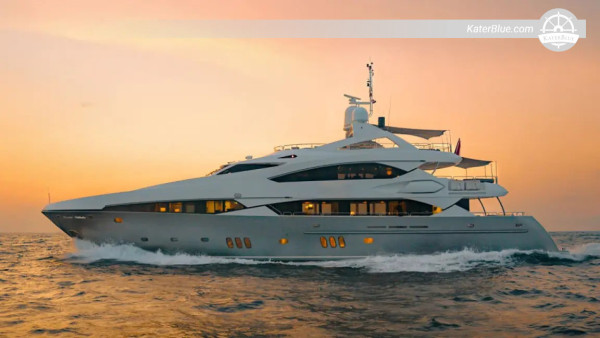 4-Hour Luxury Day Charter aboard Sunseeker 131FT from Dubai Harbour – Atlantis, Ain Dubai & Burj Al Arab