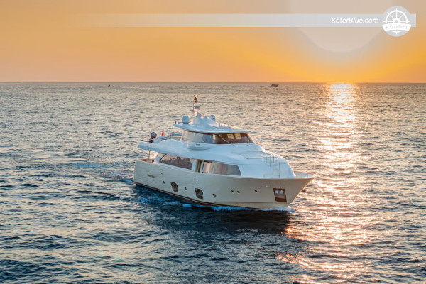 Noleggio yacht di una settimana a Capri e Ischia – Relax tra le isole in barca a vela con partenza da Marina di Stabia