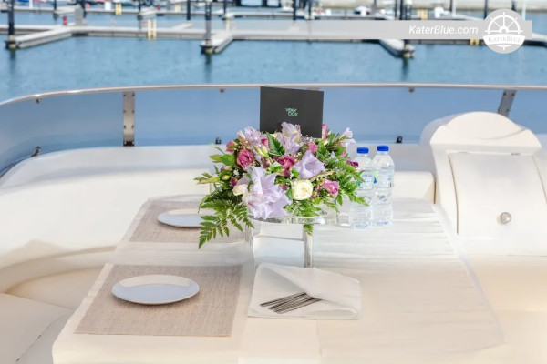 4-6 Saatlik Yat Kiralama – Majesty 61 ile Atlantis, Burj Al Arab ve Dubai Kanalı Turu