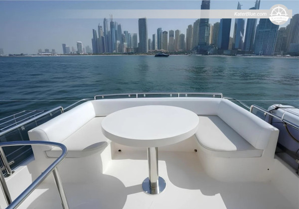 Dubai Günübirlik Yat Kiralama – Gizli Plajda Yüzme, Palm Jumeirah Gezisi ve Yat Üzerinde Öğle Yemeği