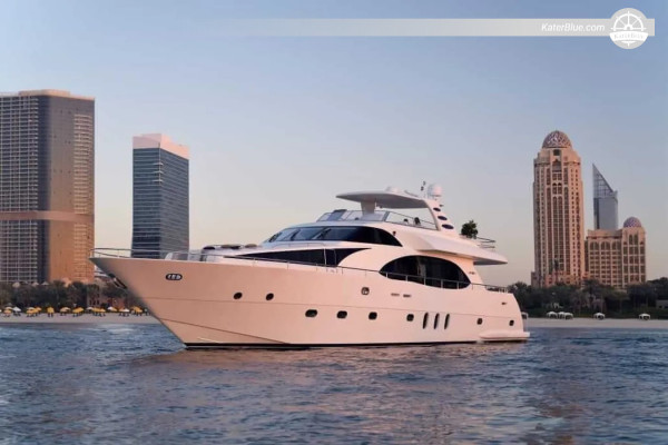 8-Hour Dubai Modern Skyline & Water Canal Luxury Yacht Cruise from Dubai Marina with Views of Burj Khalifa, Burj Al Arab & Business Bay