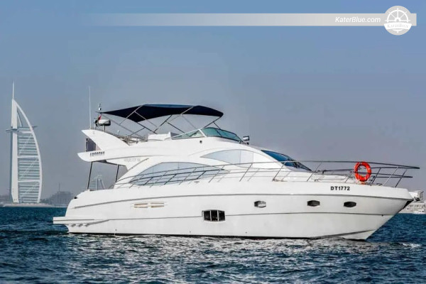 2-Hour Private Yacht Cruise from Dubai Marina to Palm Jumeirah & Atlantis