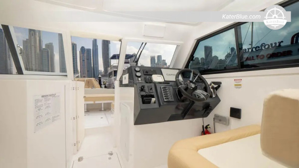 Noleggio di yacht privato per 1 ora dal porto di Dubai – rotta Ain Dubai e JBR