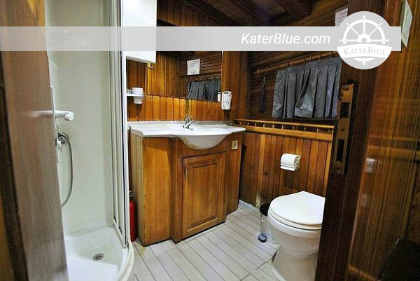 1998 Custom Made Gulet for Sale – 32m Charter Sailing Yacht with 8 Cabins – Marmaris, Turkey