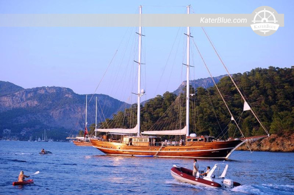 37M Gulet 2004 for Sale – Traditional 6-Cabin Wooden Yacht, Marmaris, Turkey