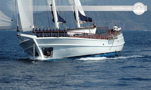 43m Custom Made Gulet for Sale (2006) – 5 Cabins, Twin Caterpillar Engines, Laminated Wood, Lying Bodrum