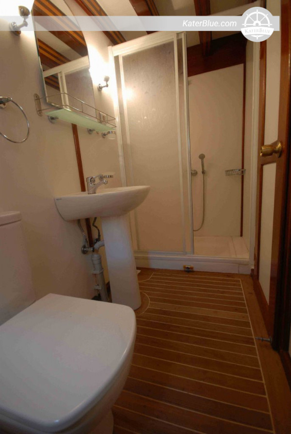 35m Gulet for Sale (2007) – 8 Cabins, Twin Volvo Engines, Charter-Ready, Lying Marmaris, Turkey
