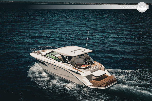Passeio de meio dia em Ayia Napa - Grutas Marinhas, Ponte do Amor, Cabo Greco, Baía de Konnos, Lagoa Azul (opcional) - 4 horas - Lancha SEA RAY 320, passeio privado com skipper, lanches e bebidas inclusos.