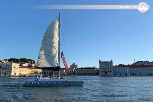 Location de yacht avec skipper et équipage (5 heures) de Lisbonne à Oeiras et Carcavelos avec barbecue et activités nautiques