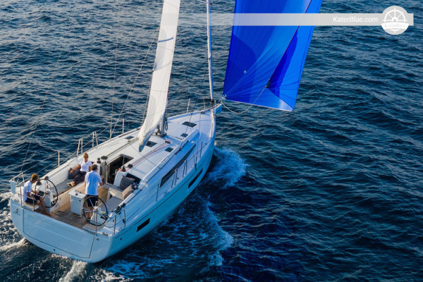 Bareboat Beneteau Oceanis 40.1 - 14-Day Athens Grand Cyclades Route via Sounio, Kea, Mykonos, Delos, Paros, Ios, Santorini, Folegandros, Kimolos, Sifnos, Serifos, Kythnos, Poros, Aegina