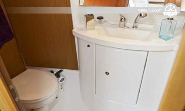 3-timers søndagsafslapningsyachtcharter i Lissabon med massage, detox-juicer og snacks