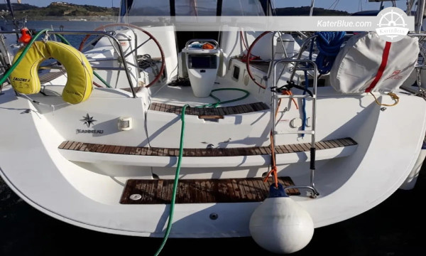 2-Hour Skippered & Guided Tagus River Yacht Charter Lisbon with Wine & Tour Guide