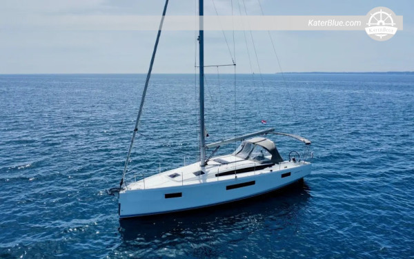 2-Hour Skippered & Guided Tagus River Yacht Charter Lisbon with Wine & Tour Guide
