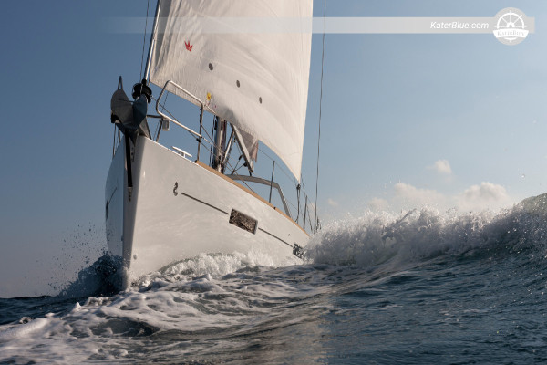 Noleggio di 7 giorni con skipper a bordo di un Oceanis 41 da Gaios-Paxos a Corfù, Erikoussa, Mathraki, Othonoi e Sivota, con possibilità di sosta per nuotare ad Antipaxos.