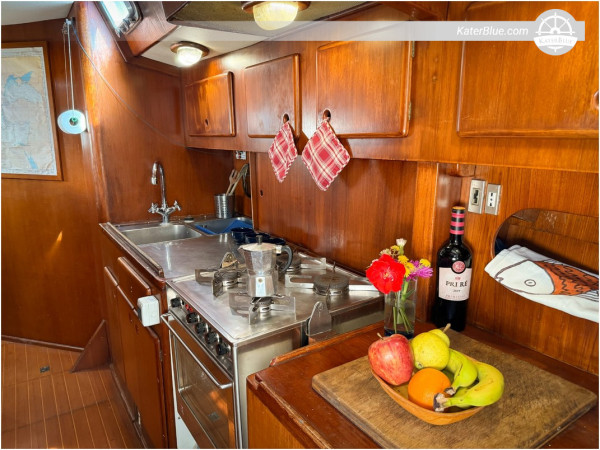 Seagle 55 (1982) for Sale – 17m Classic Italian Blue-Water Schooner, 5 Cabins, Fiumicino, Italy