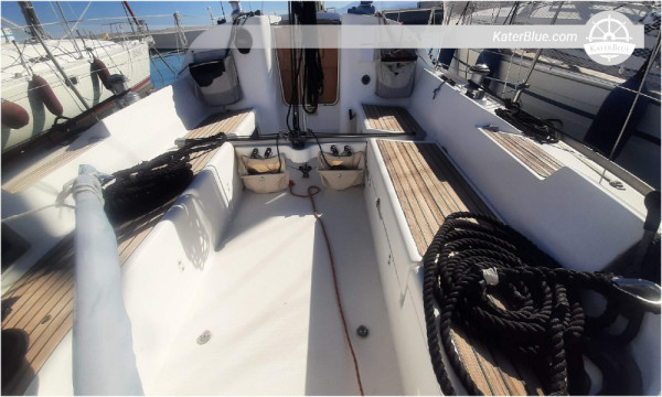 Bénéteau First 31.7 (2000) for Sale – 9.5m Cruiser-Racer, 2 Cabins, Sicily