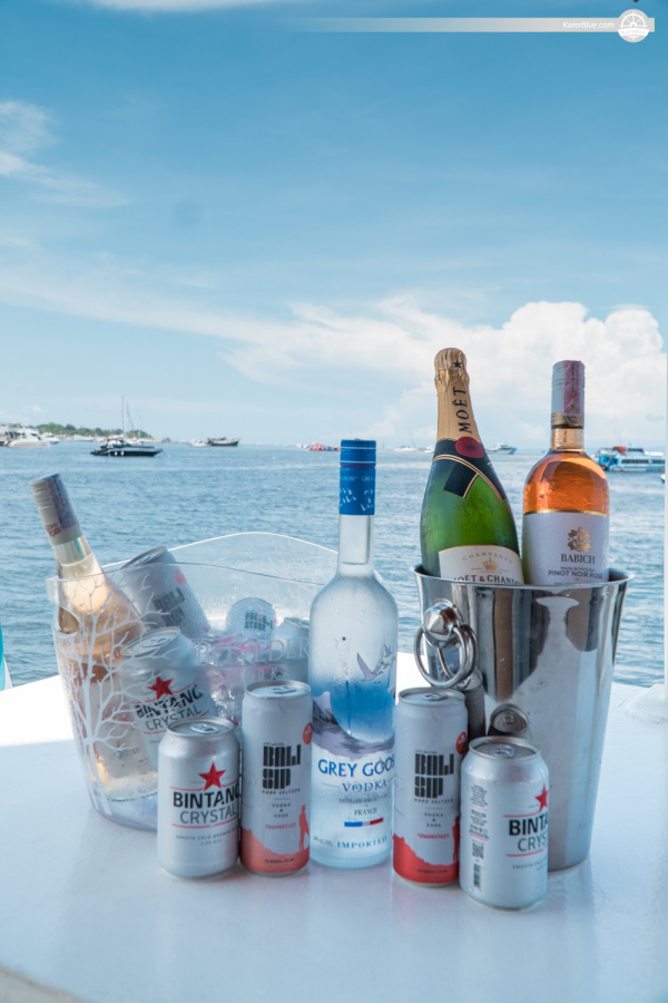 Fully catered Austral yacht charter Nusa-Penida Bali