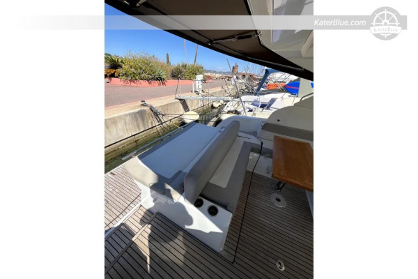 Jeanneau Leader 36 (2015) for Sale — 11.62m Cruiser, Cannes