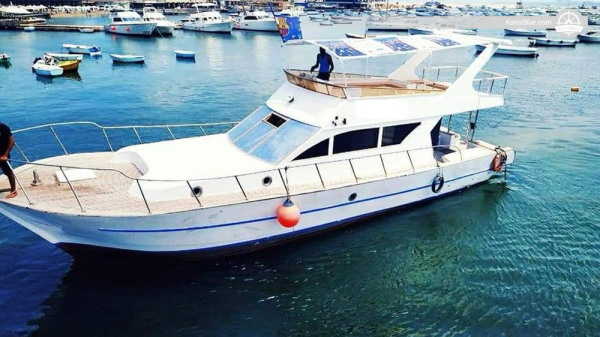 استئجار يخت على طول المعالم التاريخية، قلعة كيتباي في الإسكندرية، مصر