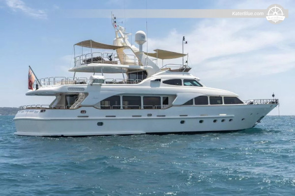 Wöchentlicher Segeltörn zu den Yanbu-Riffen – Rabigh, Altstadt von Yanbu, Seven Sisters & Wrack der Iona mit der Benetti Tradition, 30 m von Jeddah entfernt
