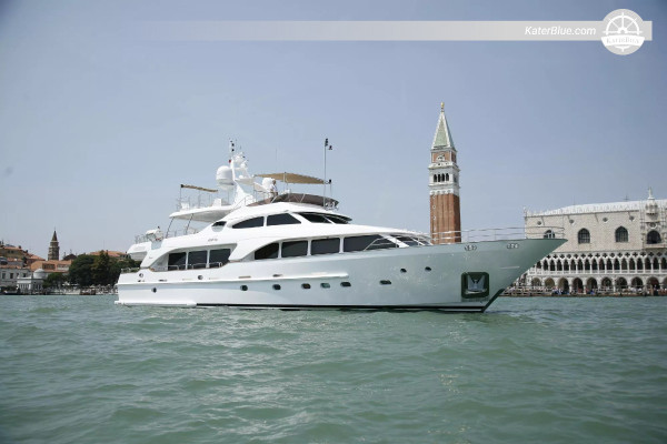 Wöchentlicher Chartertörn zu den Inseln Jeddah – Benetti Tradition 30m, Shura, Abu Latt, Umm al-Sheikh, Bayada, Khurais & Al Birkah, 7 Tage ab Jeddah Marina, Schnorcheln, Sandbänke, Wasserspielzeug