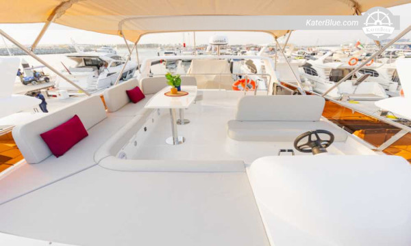Privé dagcharter op Yas Island en Leisure Islands – Trio 52FT, 8 uur varen vanaf Abu Dhabi Marina