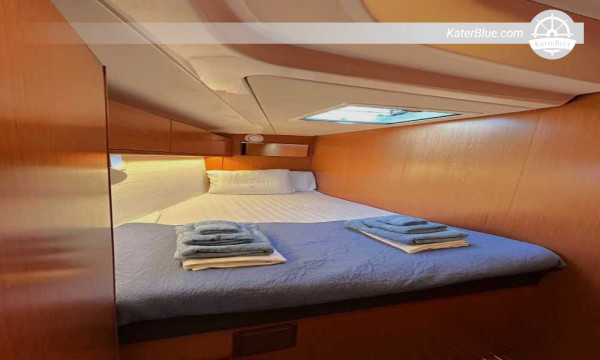 Weekly Bareboat Bavaria Cruiser 51 from Athens – Saronic Gulf Itinerary via Aegina, Poros, Spetses, Kyparissi, Hydra, Agistri – 5 cabins, up to 11 guests