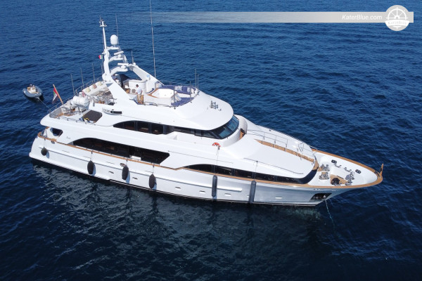 Benetti Custom 35m Classic/115 Motoryacht, Baujahr 2004, zu verkaufen – 5 Kabinen – Neapel, Italien