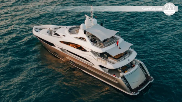 Escapada de 7 dias para Abu Dhabi a bordo do superiate Sunseeker 131 de três decks, partindo da Marina de Dubai.