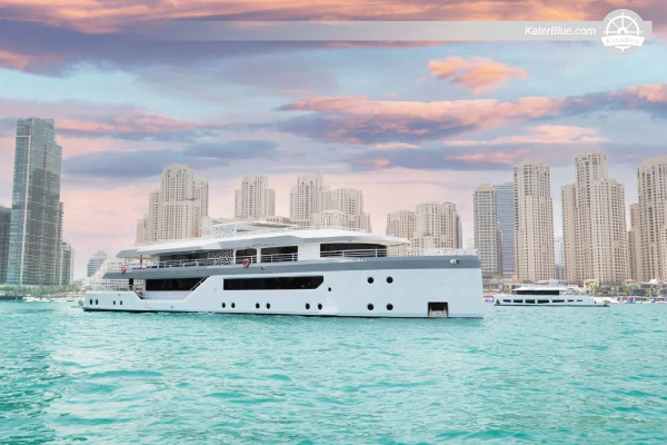 Crucero de 7 días por Jumeirah y Dubai Creek en un megayate de lujo de 155 pies desde Dubai Marina