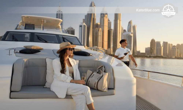PR Marine 90 Weekly Yacht Charter – Dubai Skyline & Offshore Island Relaxation