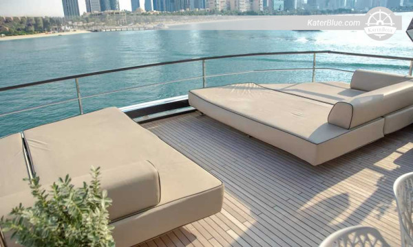 Peri Yachts 37 Weekly Charter – Dubai Skyline & Offshore Island Retreat