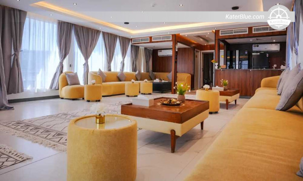 Dubai Marina'dan hareketle 110 fitlik lüks bir yüzen evde 7 günlük Jumeirah ve Dubai Koyu turu.