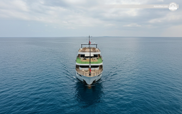 Noleggio settimanale di lusso di 56 metri con yacht da Bodrum | Itinerari nel Golfo di Gökova e nella Baia di Hisarönü | 13 cabine | 26 ospiti con spa e jacuzzi