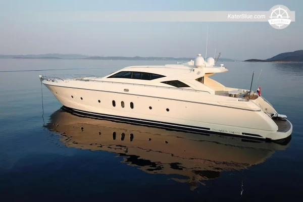 ラグーン52Fセーリングカタマラン 2021年式 – 全長15.85m、専用バスルーム付きキャビン4室＋クルー用 – アテネ