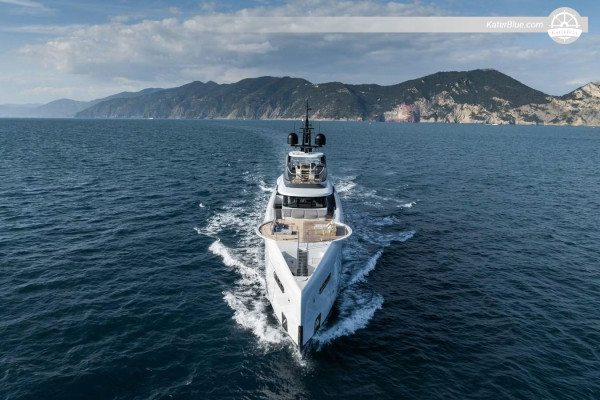 2017 Greenline 48 Fly Hybrid Motor Yacht for Sale – 14.37m Eco-Hybrid Flybridge Yacht, 3 Cabins, Croatia