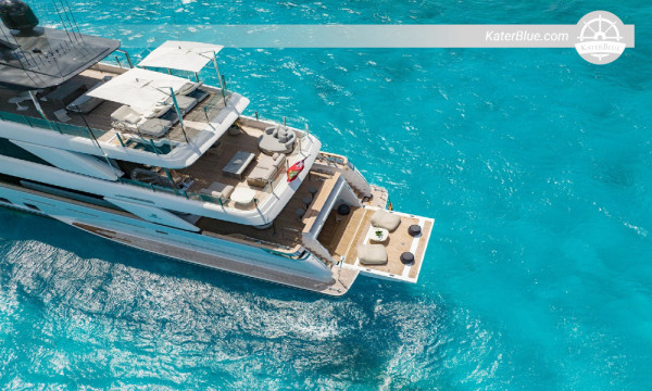 Iate de luxo de deslocamento de longo alcance Custom Line Navetta 42 de 42 metros, ano 2020, à venda com alcance transoceânico.