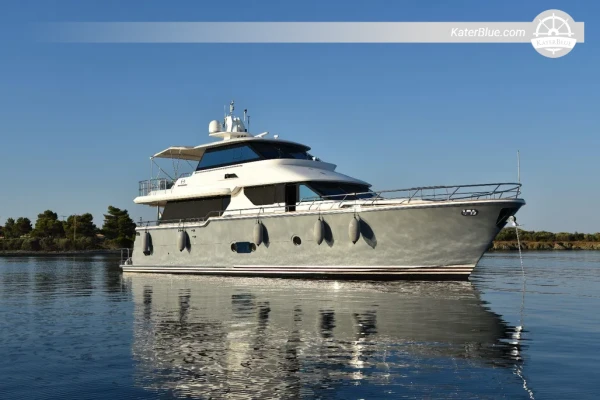 2002 Mangusta 80 Open High-Performance Motor Yacht for Sale – 25.07m, 3 Cabins, 42-Knot Open Yacht, Valencia, Spain