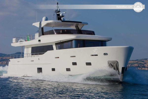 Iate de expedição em alumínio Cantiere delle Marche Nauta 90 de 27 metros, ano 2014, à venda com longo alcance.